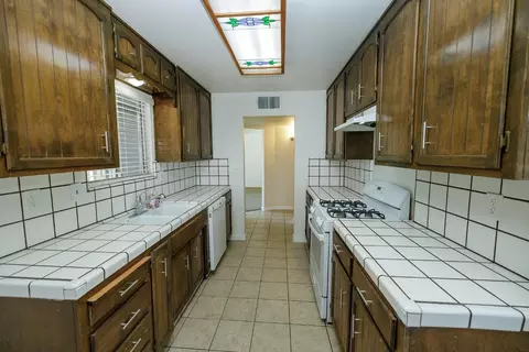 Kitchen - 2113 Venus Dr, Ceres, CA 95307 photo 4 of 5