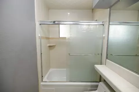 Bath - 2113 Venus Dr, Ceres, CA 95307 photo 3 of 3