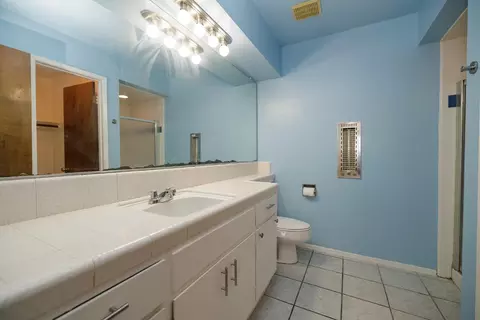 Bath - 2113 Venus Dr, Ceres, CA 95307 photo 1 of 3