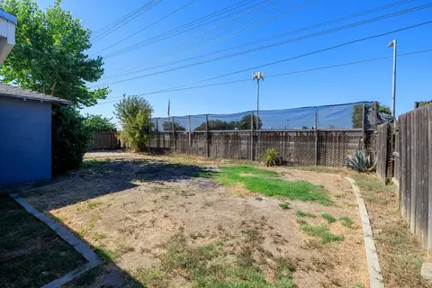 Exterior - 2113 Venus Dr, Ceres, CA 95307 photo 3 of 11