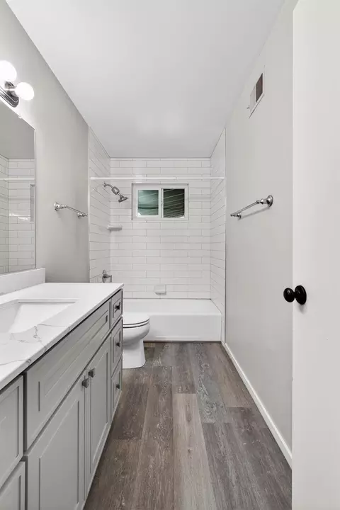 Bath - 2337 Corbin Ln, Lodi, CA 95242 photo 2 of 5