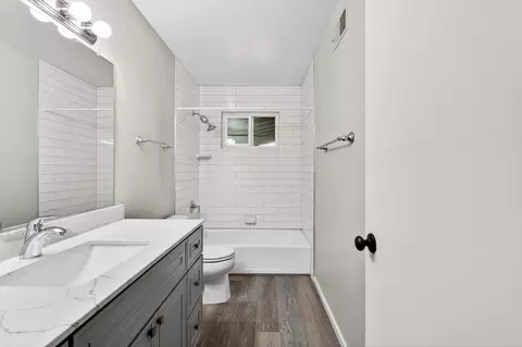 Bath - 2337 Corbin Ln, Lodi, CA 95242 photo 3 of 5