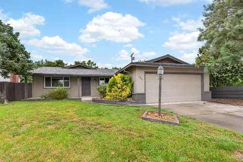 Exterior - 2337 Corbin Ln, Lodi, CA 95242 photo 3 of 11