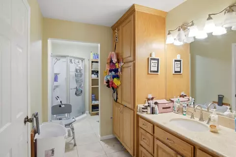 Bath - 1740 N Berkeley Ave, Turlock, CA 95382 photo 1 of 2
