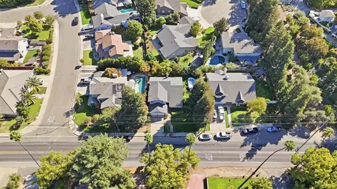 View/Area - 1740 N Berkeley Ave, Turlock, CA 95382 photo 4 of 8