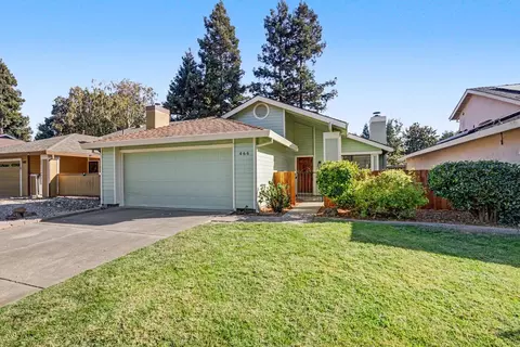 466 De Mar Dr, Sacramento, CA 95831