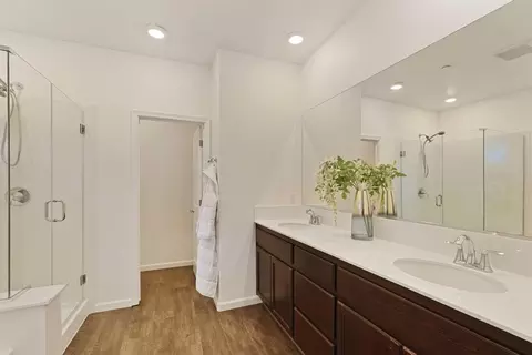 Bath - 1749 Botticelli Way, Lodi, CA 95242 photo 2 of 4