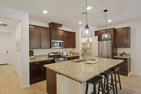 Kitchen - 1749 Botticelli Way, Lodi, CA 95242 photo 2 of 2