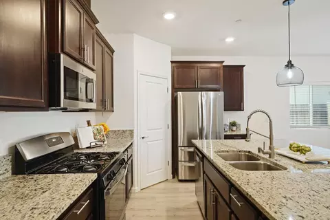 Kitchen - 1749 Botticelli Way, Lodi, CA 95242 photo 1 of 2