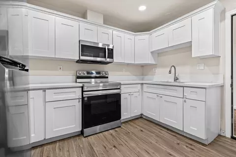 Kitchen - 1401 Tebbutt Ave, Modesto, CA 95350 photo 1 of 2