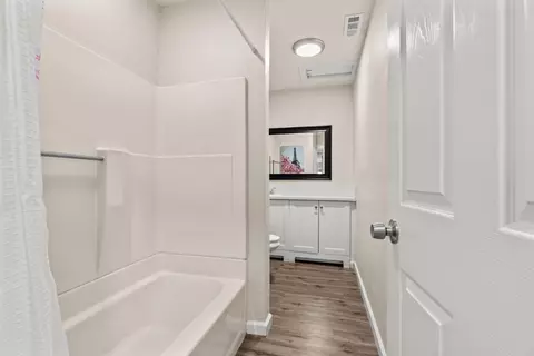 Bath - 1401 Tebbutt Ave, Modesto, CA 95350 photo 1 of 3