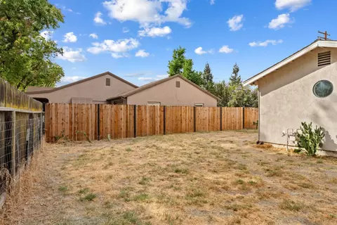 Exterior - 1401 Tebbutt Ave, Modesto, CA 95350 photo 5 of 7