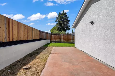 Exterior - 170 Yosemite Dr, Tracy, CA 95376 photo 4 of 7
