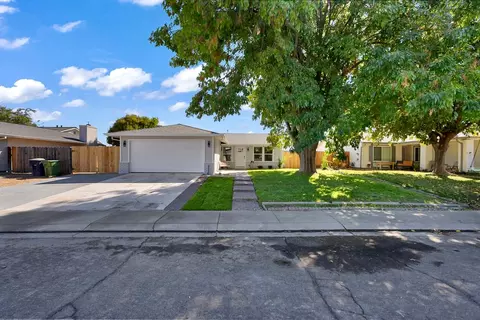 Exterior - 170 Yosemite Dr, Tracy, CA 95376 photo 2 of 7