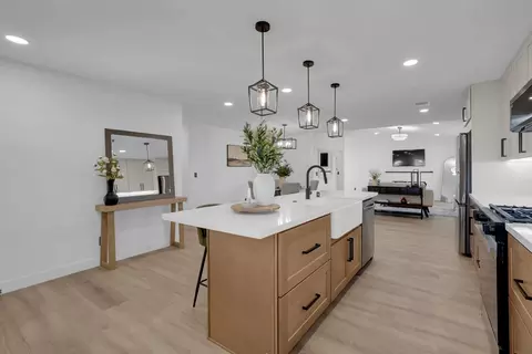 Kitchen - 170 Yosemite Dr, Tracy, CA 95376 photo 2 of 3