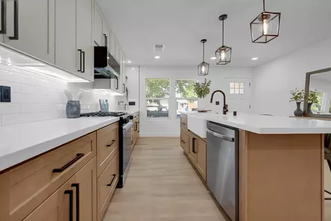 Kitchen - 170 Yosemite Dr, Tracy, CA 95376 photo 3 of 3