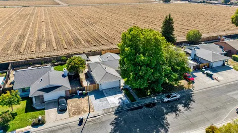 View/Area - 170 Yosemite Dr, Tracy, CA 95376 photo 3 of 5