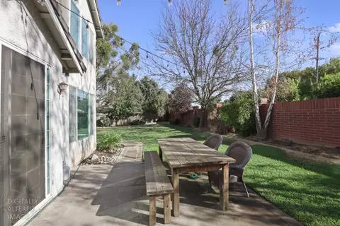 Exterior - 2540 Sequoia St, Lodi, CA 95242 photo 4 of 8