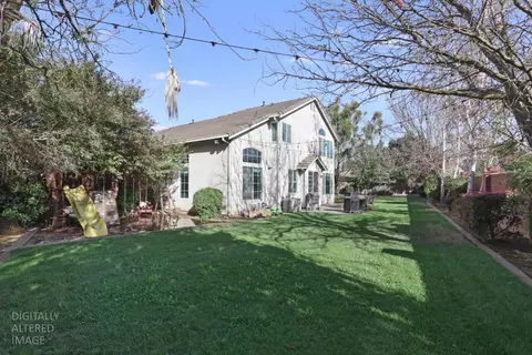 Exterior - 2540 Sequoia St, Lodi, CA 95242 photo 5 of 8
