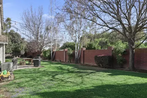 Exterior - 2540 Sequoia St, Lodi, CA 95242 photo 6 of 8