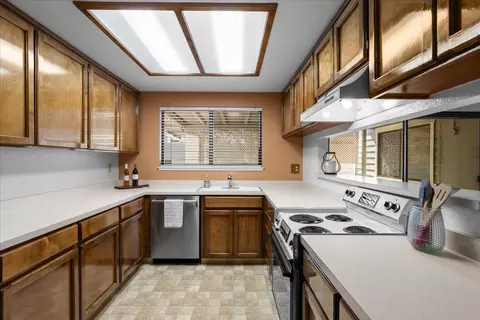 Kitchen - 3608 Blackstone Way, Modesto, CA 95356 photo 3 of 4
