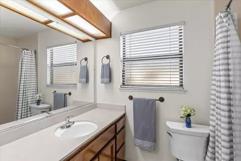 Bath - 3608 Blackstone Way, Modesto, CA 95356 photo 2 of 3