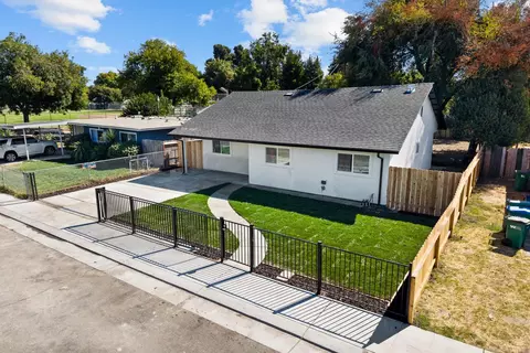 2034 W Monterey Ave, Stockton, CA 95204