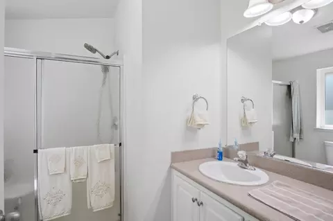Bath - 738 5th Ave, Gustine, CA 95322 photo 2 of 2