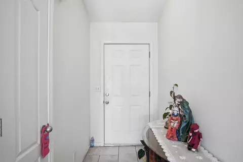 Entry Way - 738 5th Ave, Gustine, CA 95322 photo 1 of 2