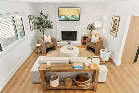 Living - 2802 Layton Dr, Davis, CA 95618 photo 4 of 5