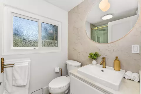 Bath - 2802 Layton Dr, Davis, CA 95618 photo 6 of 12