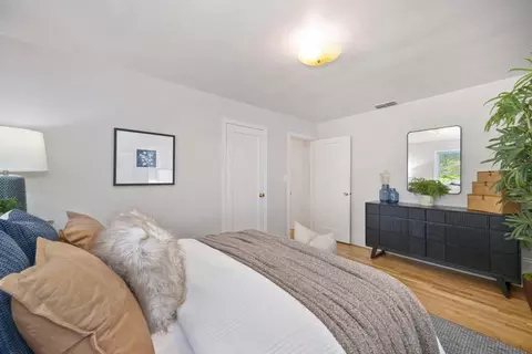 5625 V St, Sacramento, CA 95817