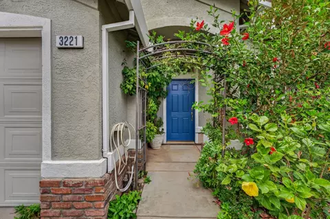 3221 Turnbuckle Cir, Elk Grove, CA 95758