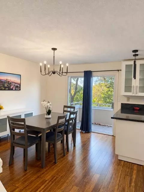 Dining - 1025 Pinehurst Ct, Concord, CA 94521 photo 3 of 4