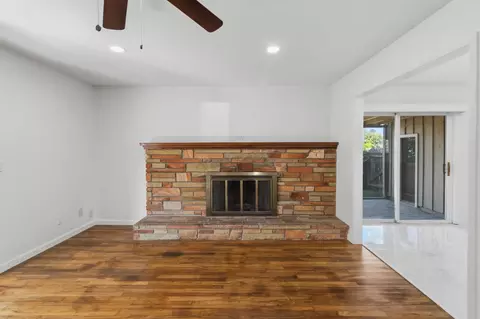 Living - 1936 16th St, Olivehurst, CA 95961 photo 5 of 7