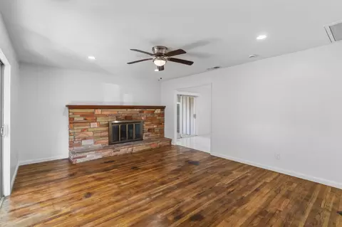Living - 1936 16th St, Olivehurst, CA 95961 photo 2 of 7