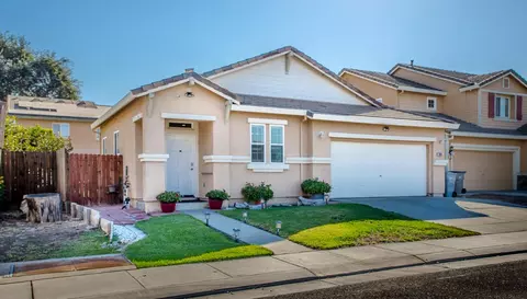 685 Bourn Dr, Woodland, CA 95776