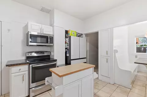 Kitchen - 415 Sycamore Ave, Modesto, CA 95354 photo 2 of 3