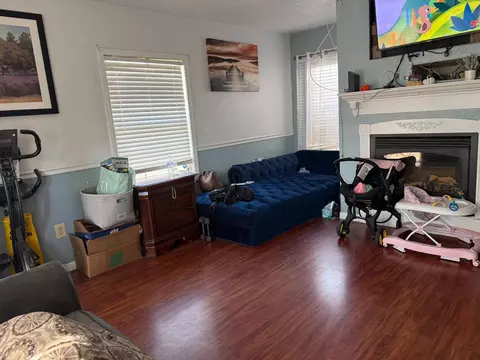 Living - 904 Riverside, Chowchilla, CA 93610 photo 1 of 1
