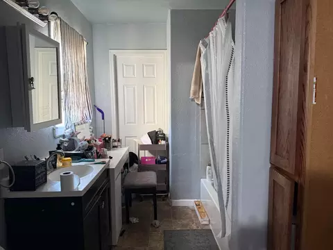 Bath - 904 Riverside, Chowchilla, CA 93610 photo 2 of 2
