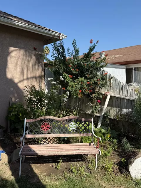 Exterior - 904 Riverside, Chowchilla, CA 93610 photo 2 of 5