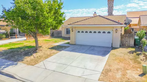 2545 Goldeneye Dr, Los Banos, CA 93635