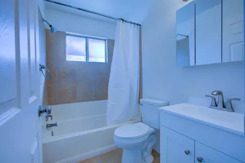 Bath - 2425 Apache St, Merced, CA 95348 photo 2 of 3