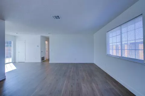 Living - 2425 Apache St, Merced, CA 95348 photo 2 of 7