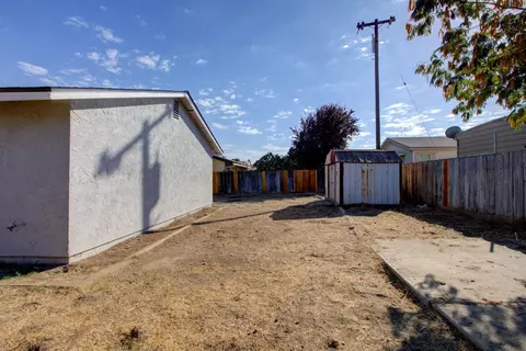Exterior - 2425 Apache St, Merced, CA 95348 photo 7 of 7