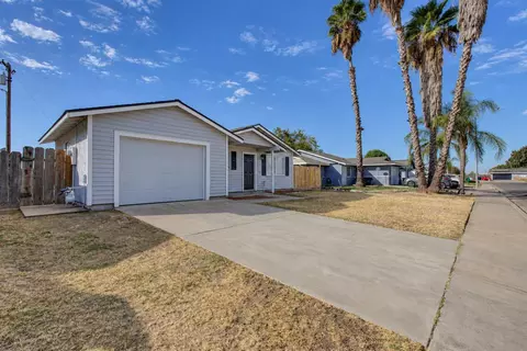 Exterior - 2425 Apache St, Merced, CA 95348 photo 2 of 7