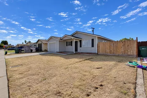 Exterior - 2425 Apache St, Merced, CA 95348 photo 1 of 7