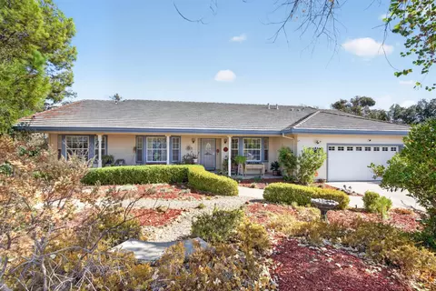 401 Oakridge Ct, Valley Springs, CA 95252