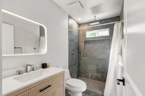 Bath - 114 Guaymas Pl, Davis, CA 95616 photo 3 of 3