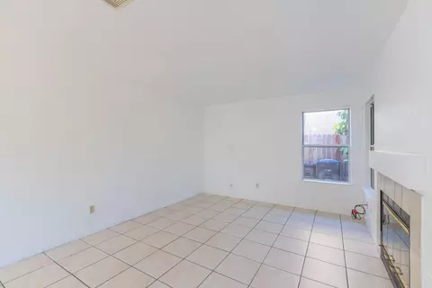 Living - 2471 Almaden Ct, Stockton, CA 95206 photo 8 of 10